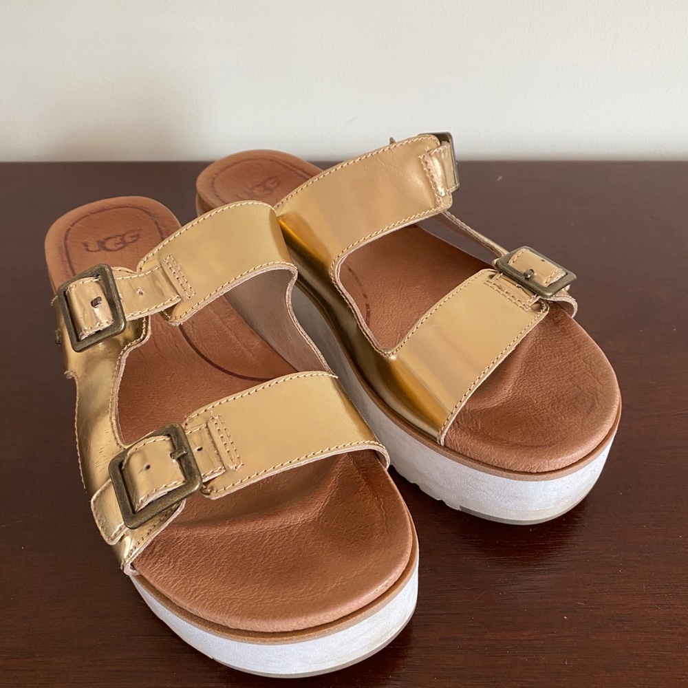 UGG Cammie Platform Sandal Metallic Gold